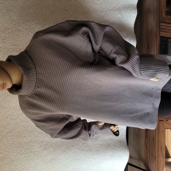 Tahari Sweaters - Tahari sport quilted turtle neck pullover  Tahari sport quilted turtle neck pull